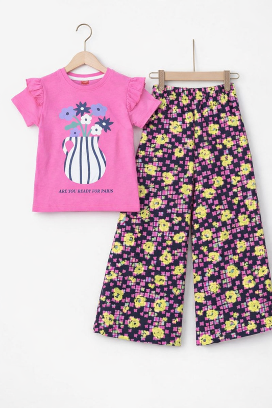 Blue Purple Flowers with Vase Printed Pink T-shirt Trousers