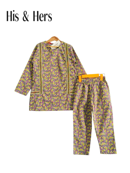 Floral printed cotton 2-piece outfit for girls with kurti and straight pants, studio background Pakistan
