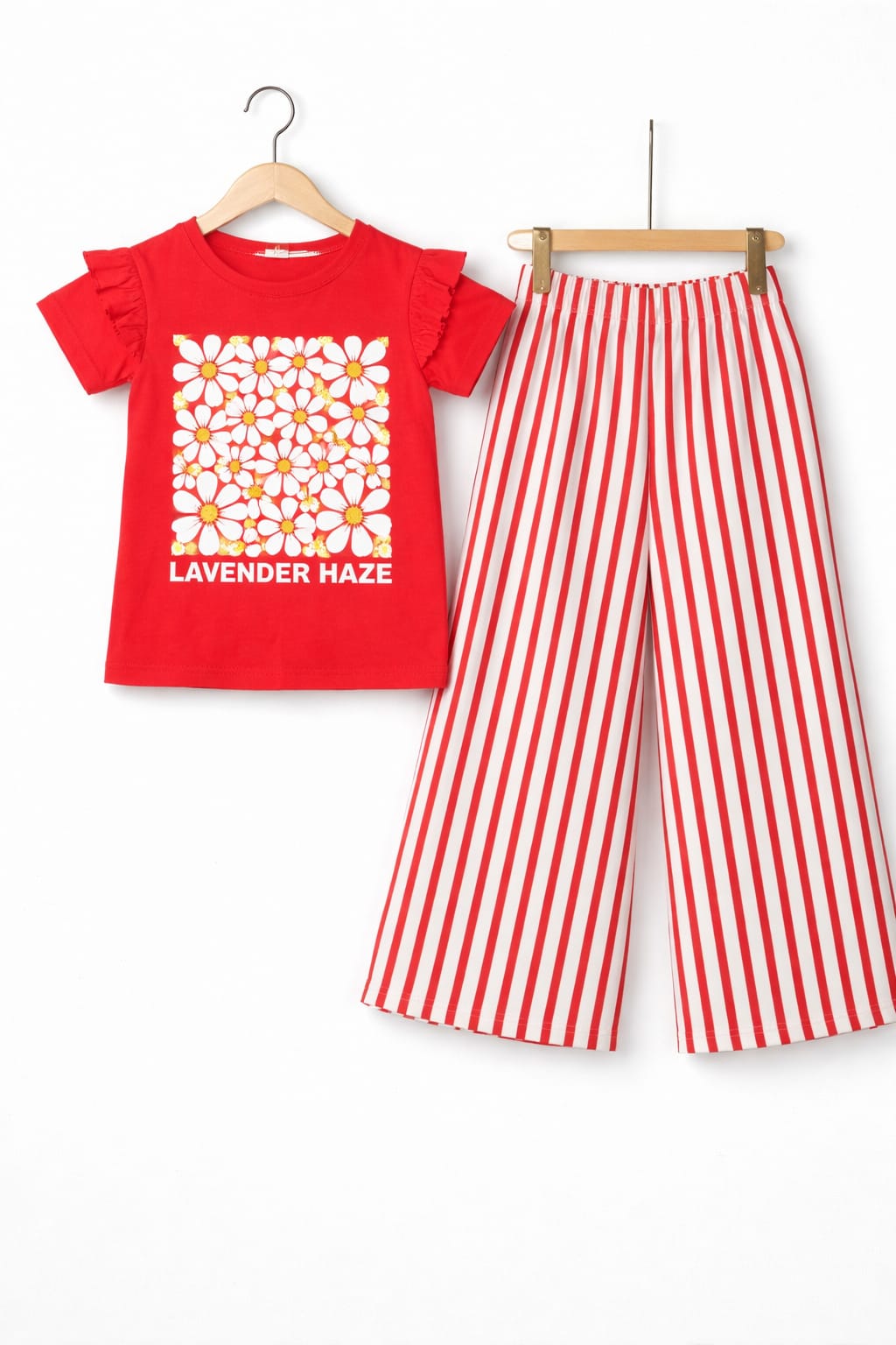 White Flowers  Printed Red T-shirt & Cotton Flapper