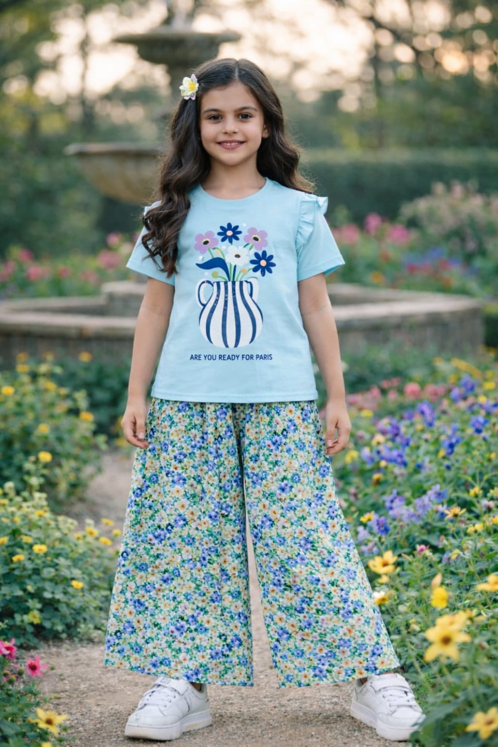 Blue & White  With Vase Printed   T-shirt Trousers