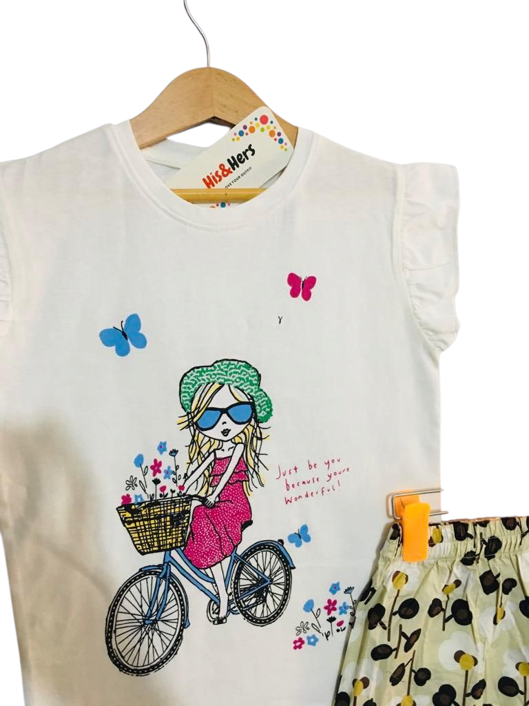 Pretty Girl White T-Shirt &Cotton Flapper 205