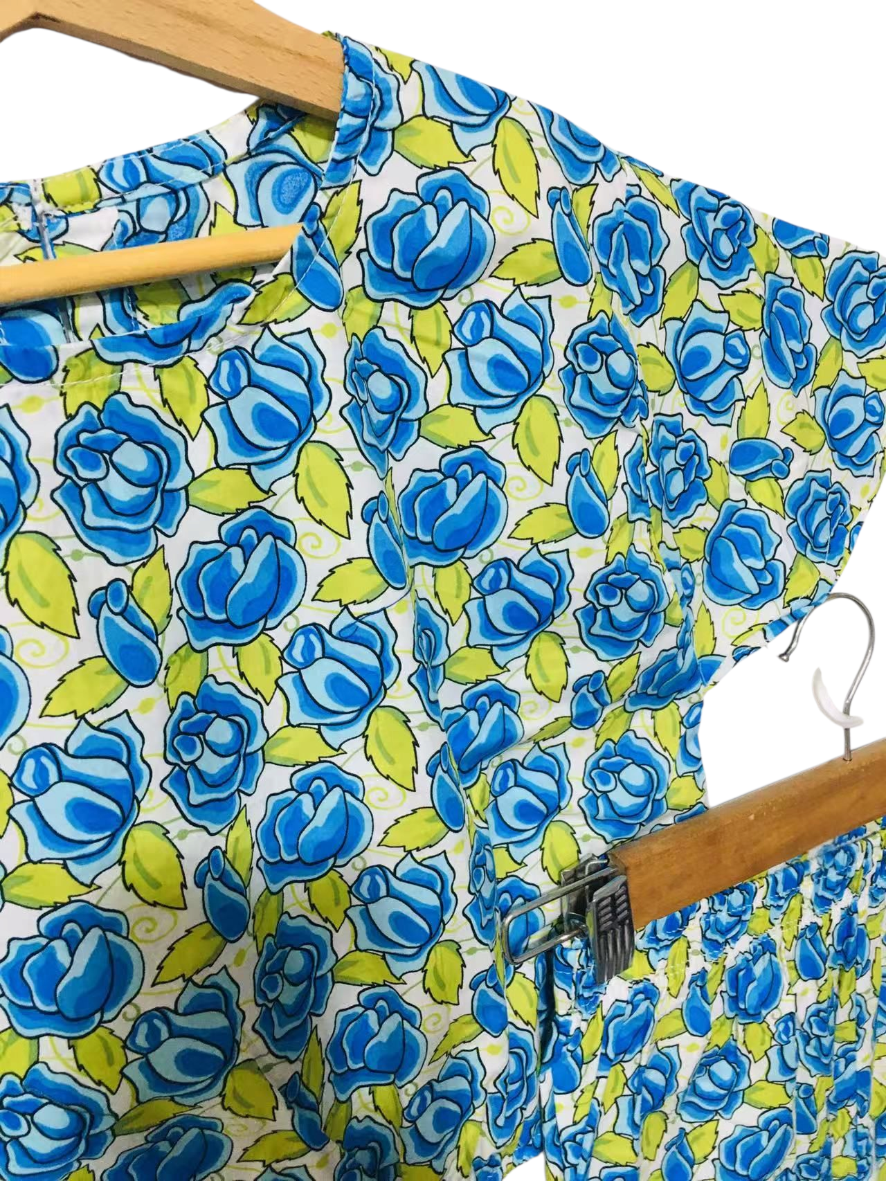 Blue Roses Allover Print Skate Fish Girls 246