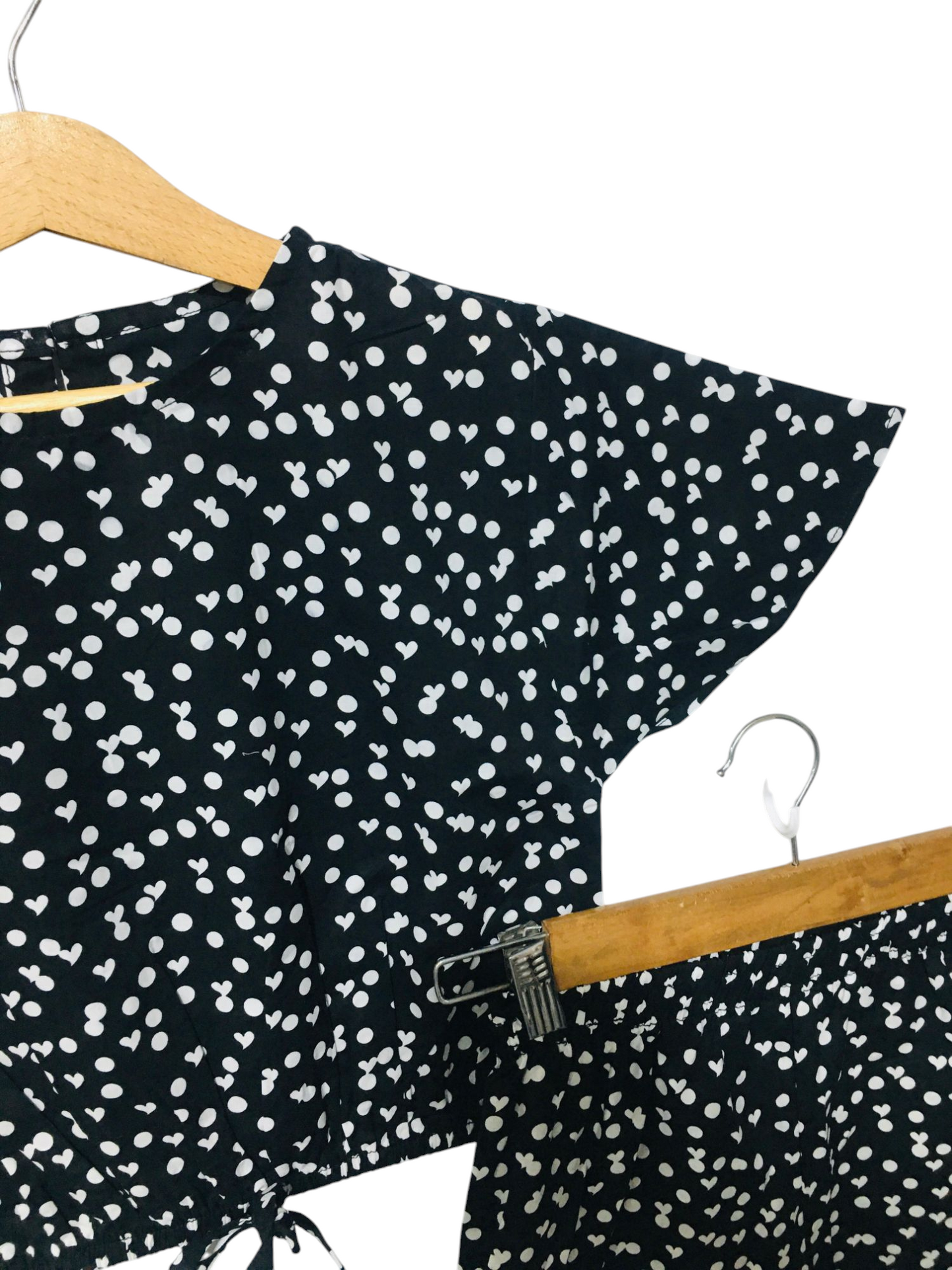 Hearts and Circles Allover Print Black Skate Fish Girls 231